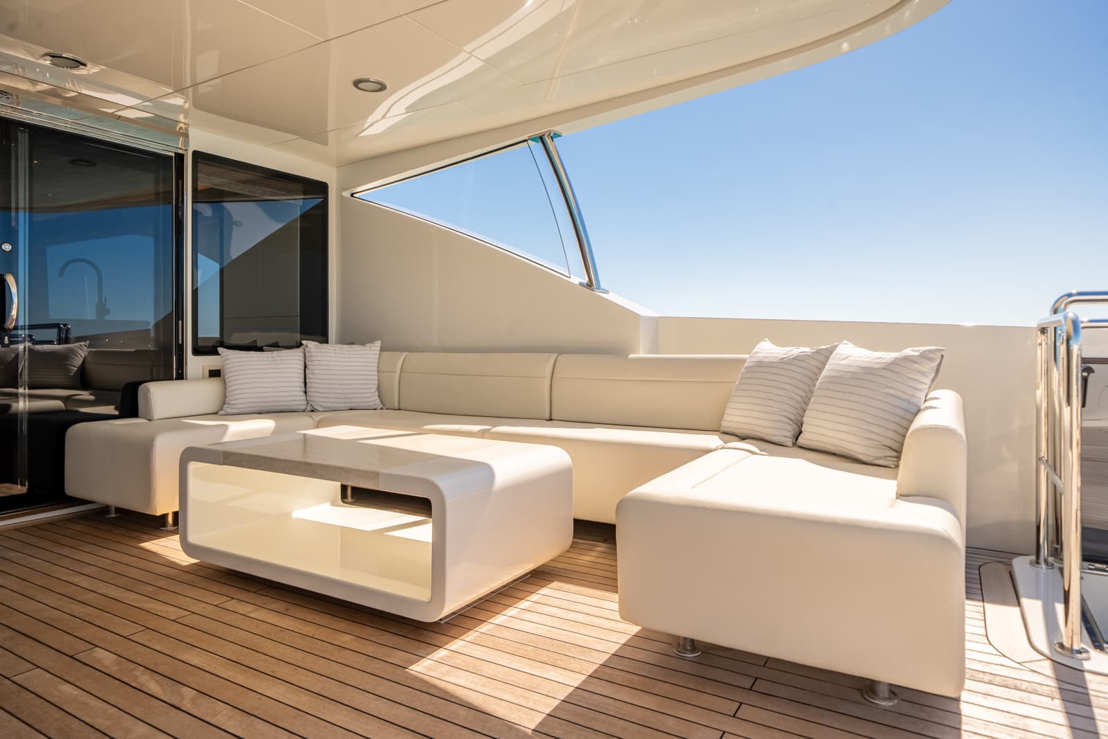 2022 Ocean Alexander 37L