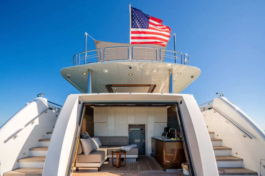 2022 Ocean Alexander 37L