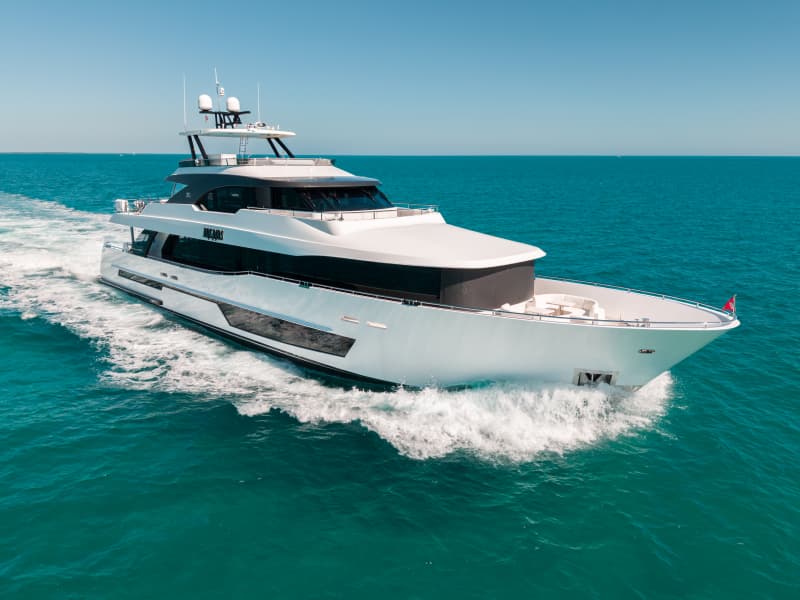2022 Ocean Alexander 37L