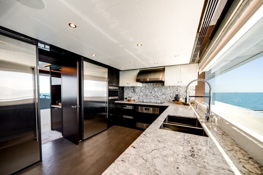 2022 Ocean Alexander 37L
