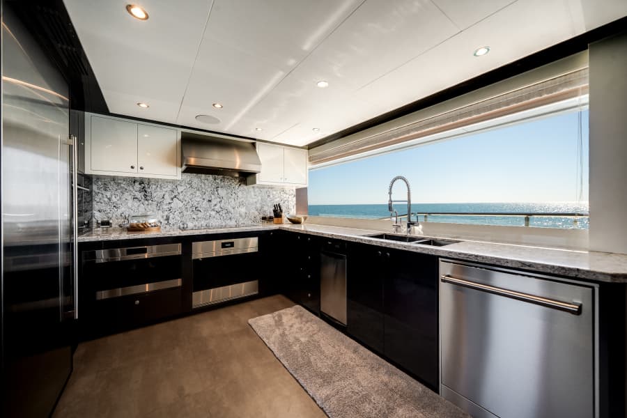 2022 Ocean Alexander 37L