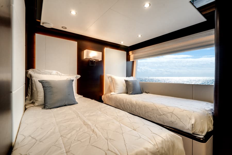 2022 Ocean Alexander 37L