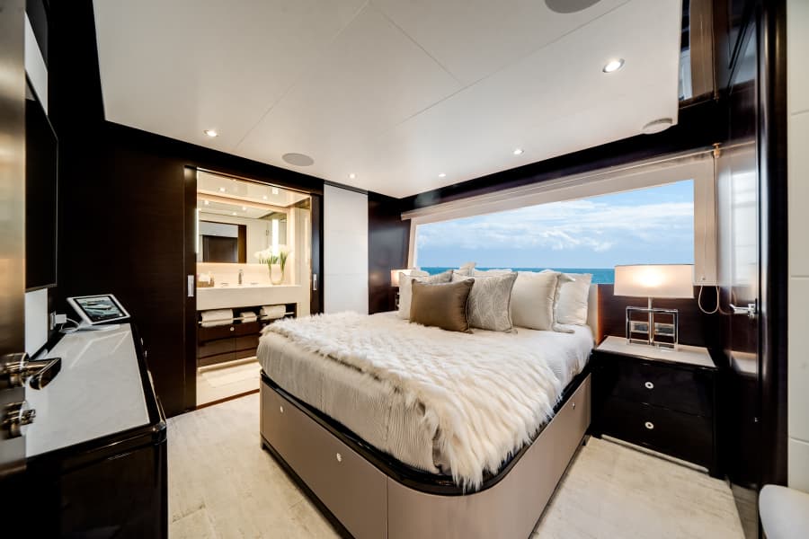2022 Ocean Alexander 37L