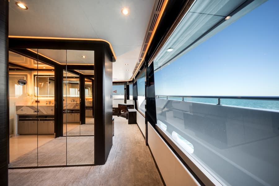 2022 Ocean Alexander 37L