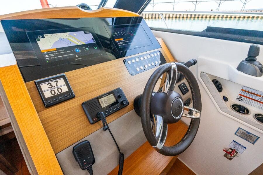2022 Tiara Yachts 39 Coupe