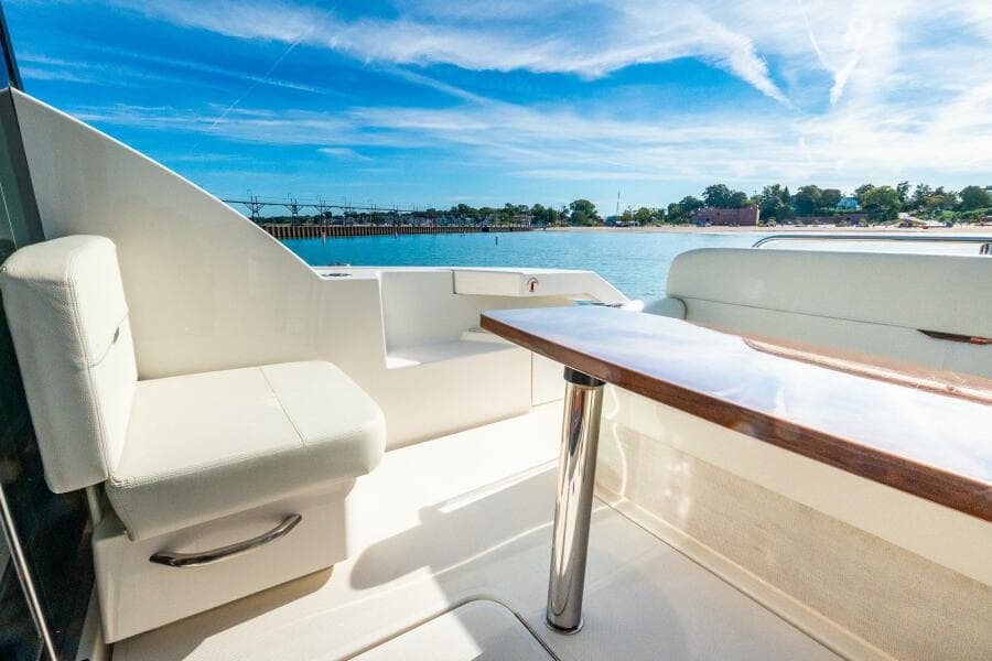 2022 Tiara Yachts 39 Coupe