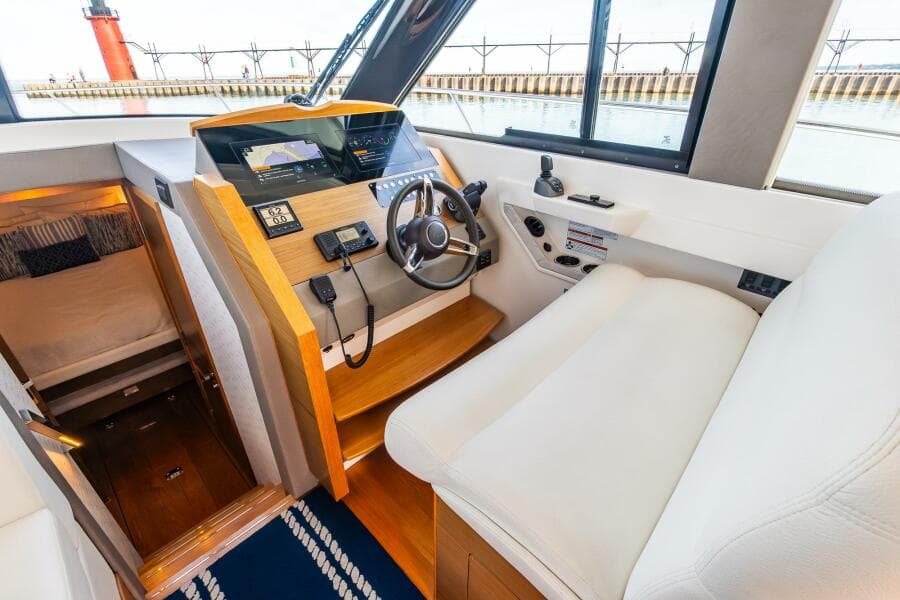 2022 Tiara Yachts 39 Coupe