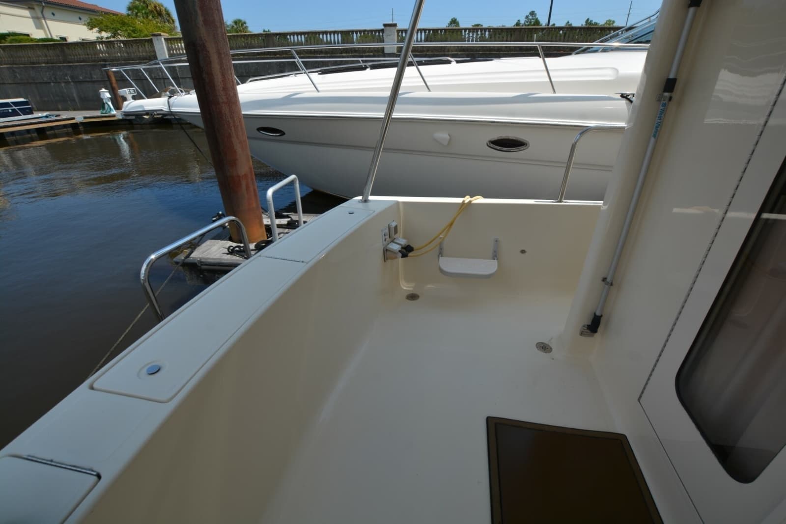 2005 Mainship 34 Trawler