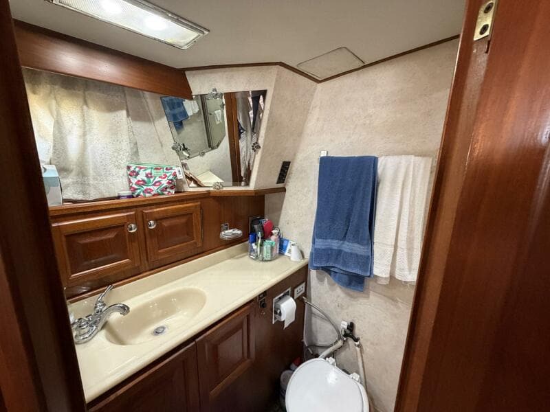 1987 Viking 44 Motor Yacht