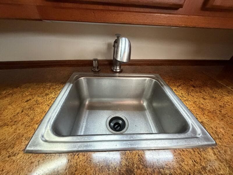 1987 Viking 44 Motor Yacht