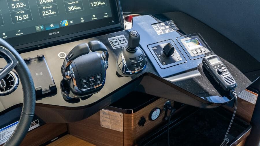 2022 Absolute Navetta 64