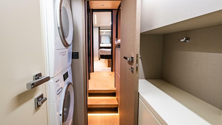 2022 Absolute Navetta 64