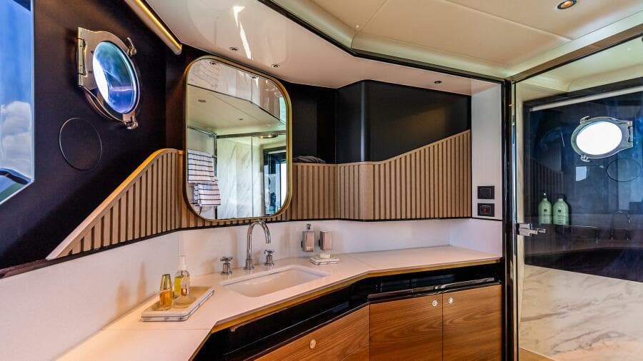 2022 Absolute Navetta 64