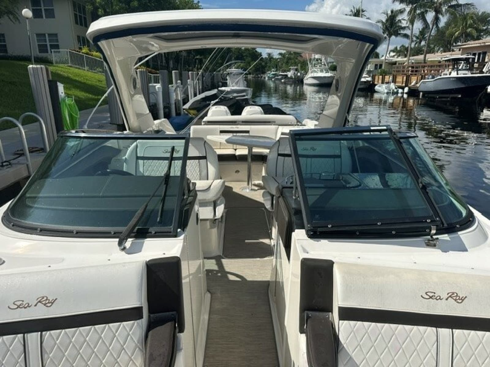 2018 Sea Ray SLX 310 - Sales Therapy