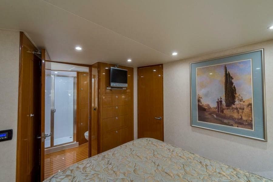 Post 53 - Ros Lyn - Master Stateroom