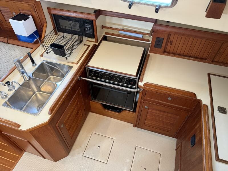 1999 Island Packet 380