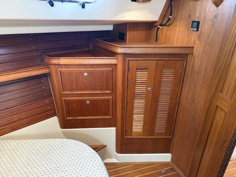 1999 Island Packet 380