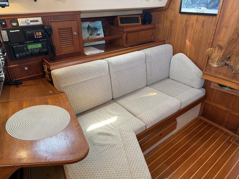 1999 Island Packet 380