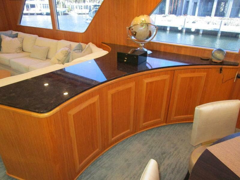 Additional Dining Area Storage 
