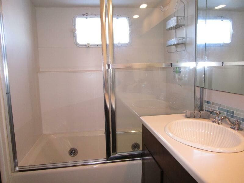 Portside VIP Jacuzzi 