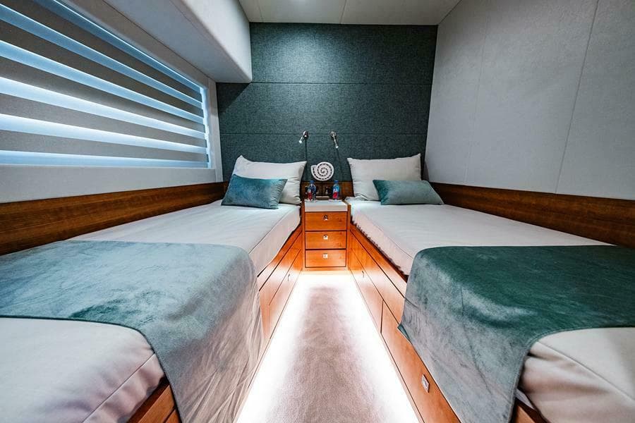 Port Guest Cabin Looking Fwd