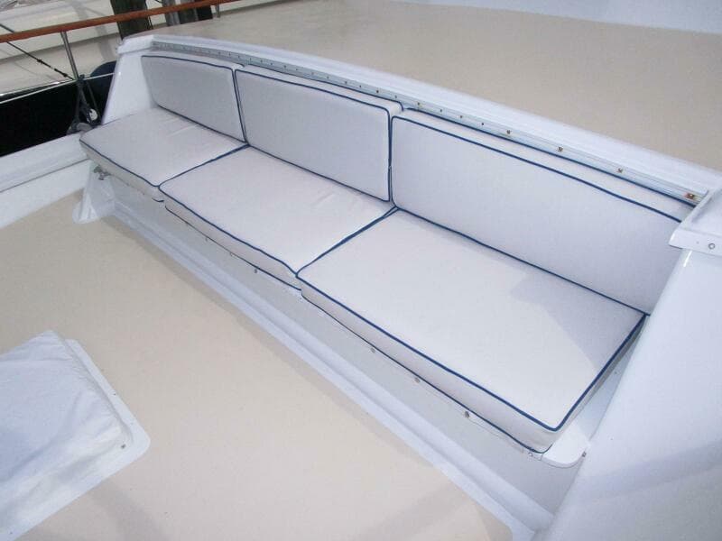Bow Seat  