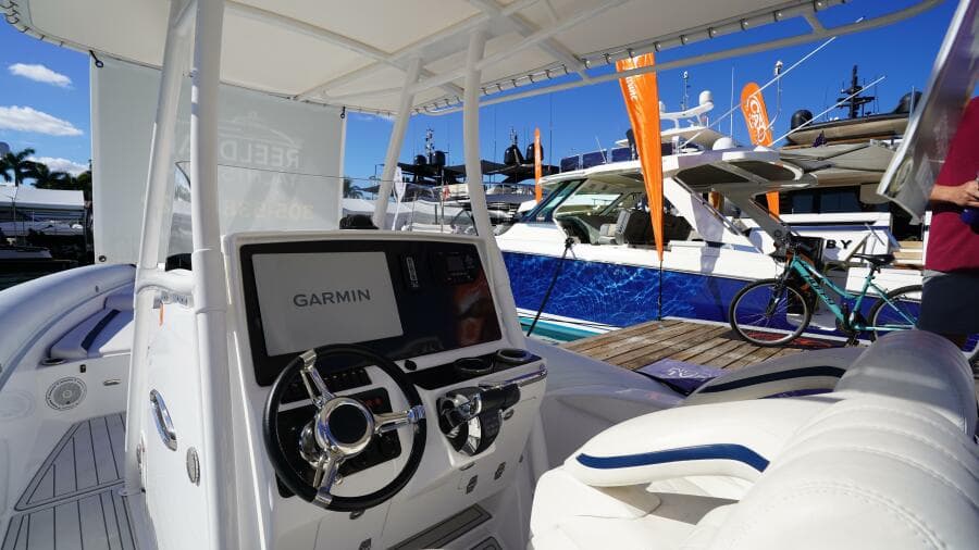 2015 Airship 330