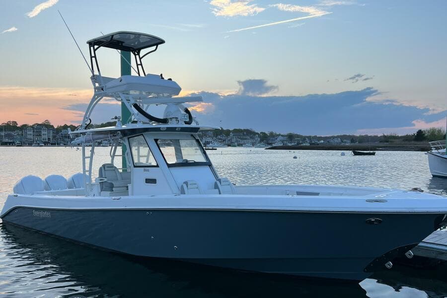 2017 Everglades 355 CC