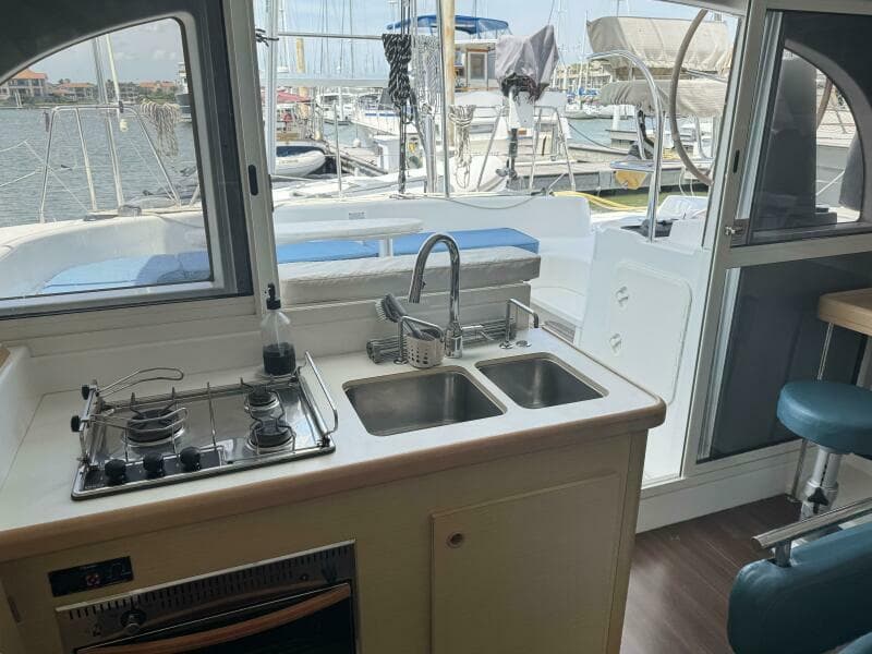 2010 Lagoon 380