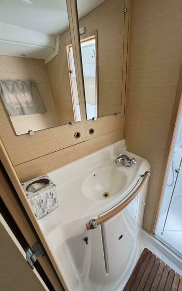2010 Lagoon 380