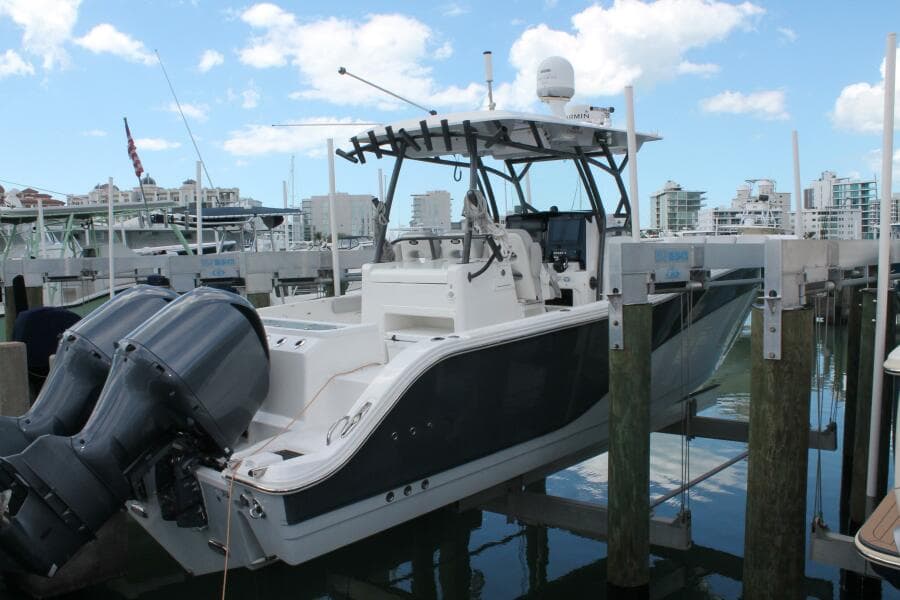 2018 Sea Fox 328 Commander