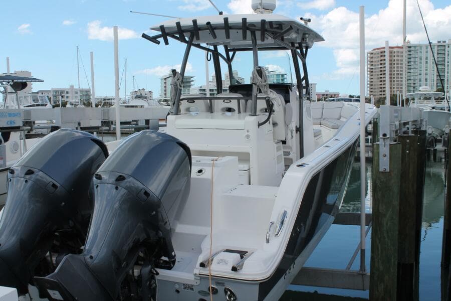 2018 Sea Fox 328 Commander