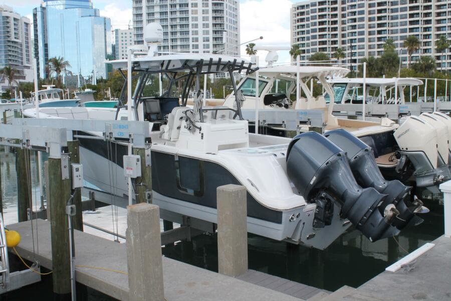 2018 Sea Fox 328 Commander