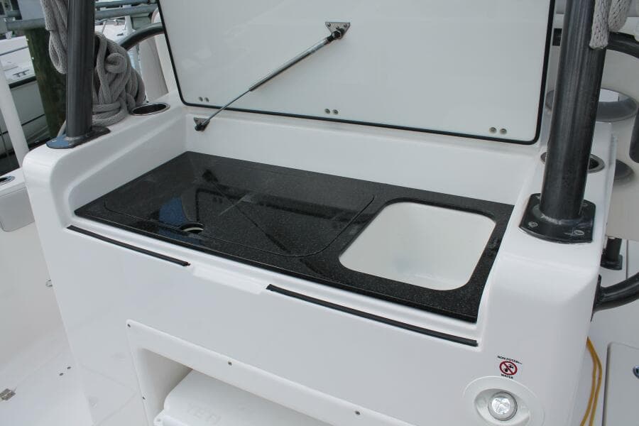 2018 Sea Fox 328 Commander