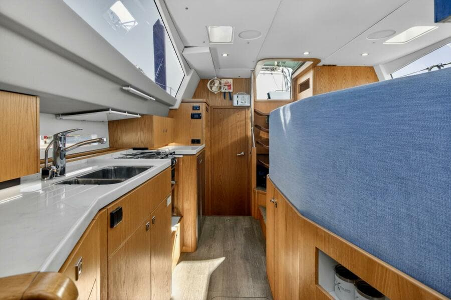 Galley - Southerly 420