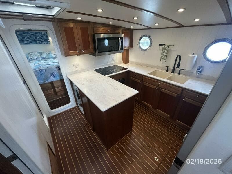 37' Great Harbour galley