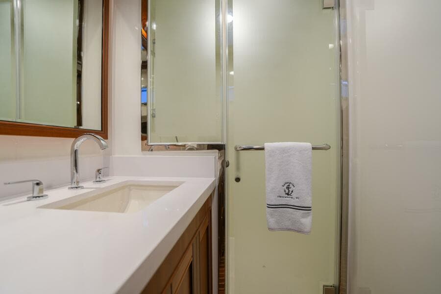 Master Stateroom Head Facing Port