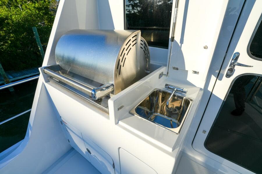  Upper Aft Deck Grill and Sink