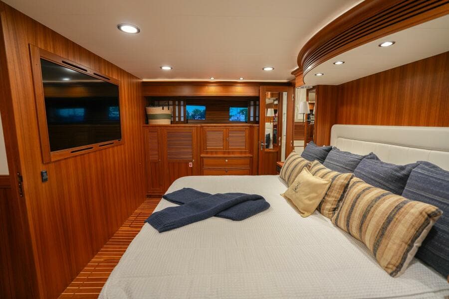 Master Stateroom Facing Starboard