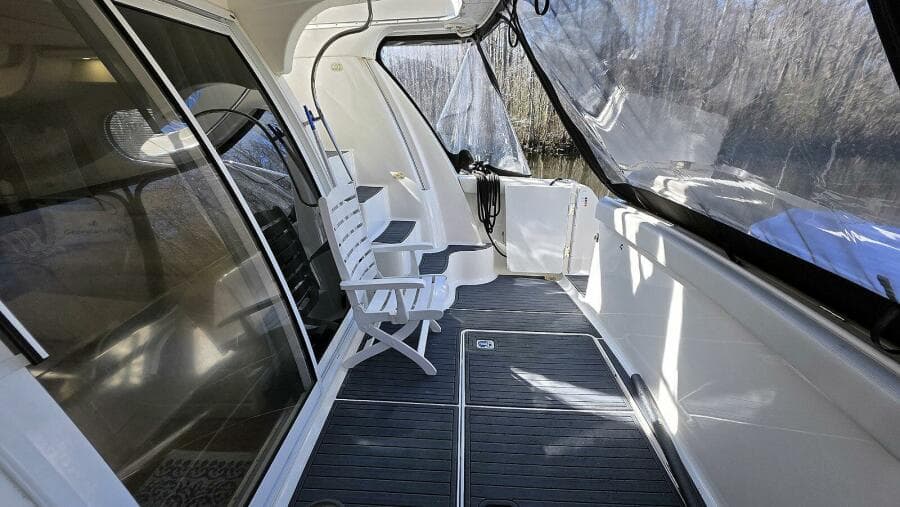 Cockpit Starboard