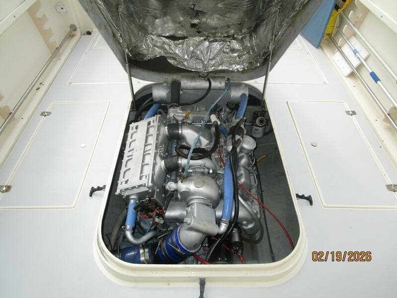 28' Albin engine compartment