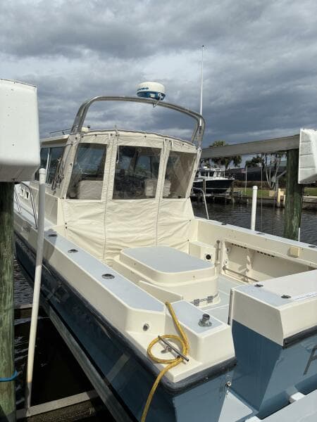 28' Albin upper deck Eisenglass enclosure