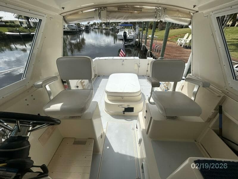 28' Albin upper deck aft