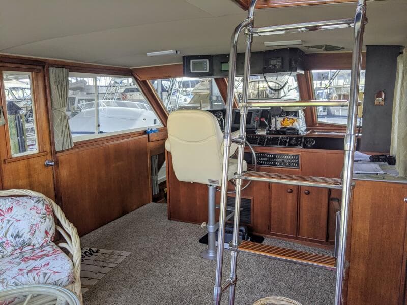 46' Chris Craft 1986 Lower Helm