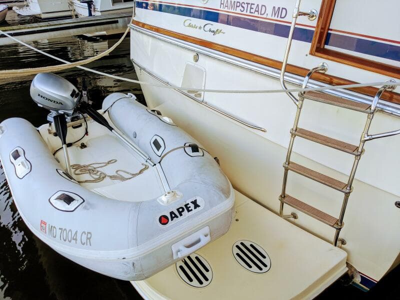 46' Chris Craft 1986 Tender