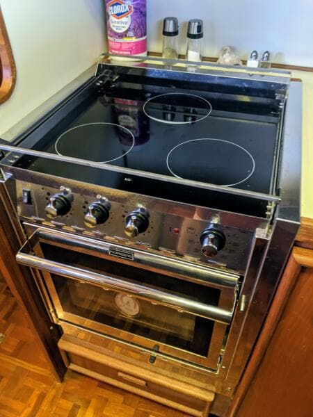 46' Chris Craft 1986 Galley