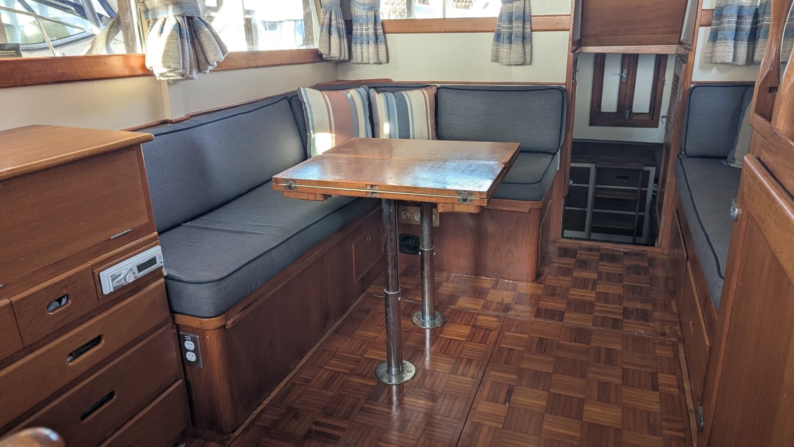 1974 Grand Banks 36 Classic