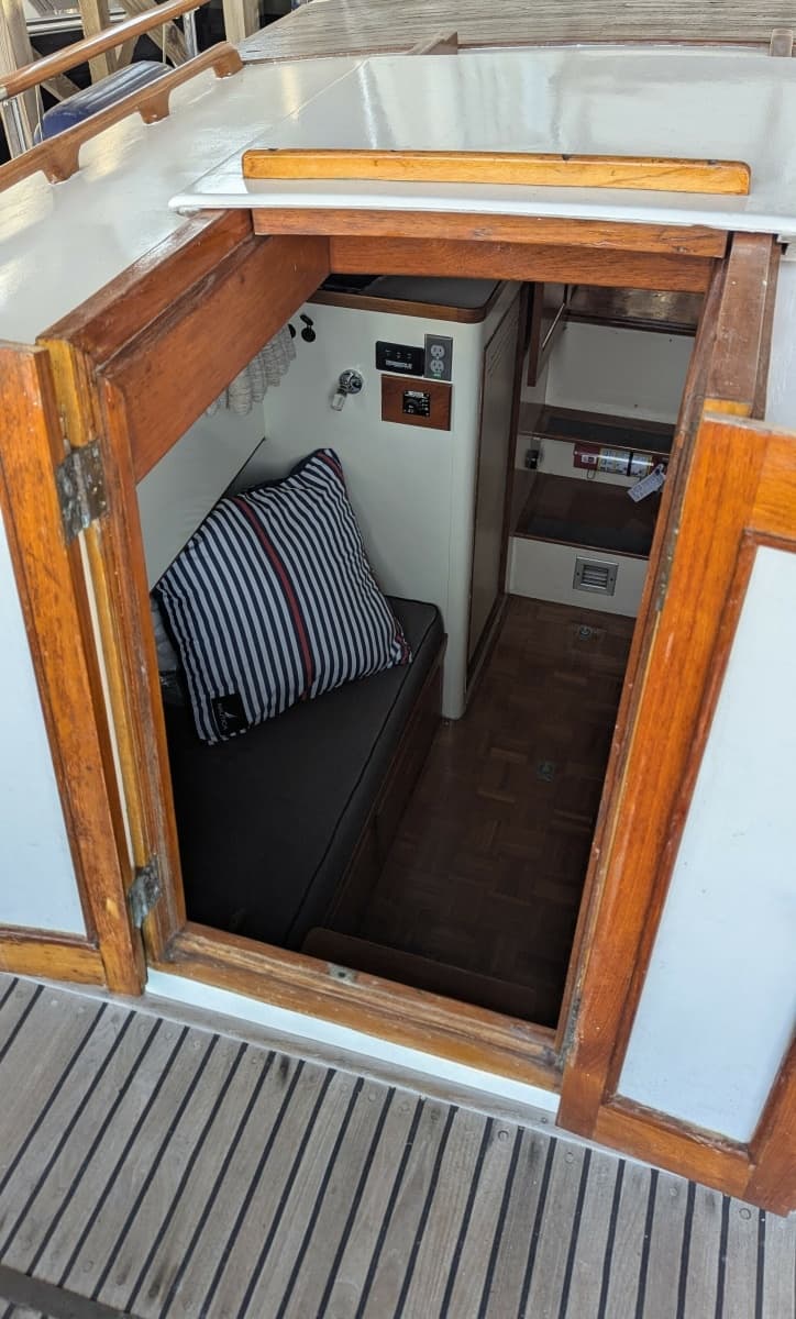 1974 Grand Banks 36 Classic