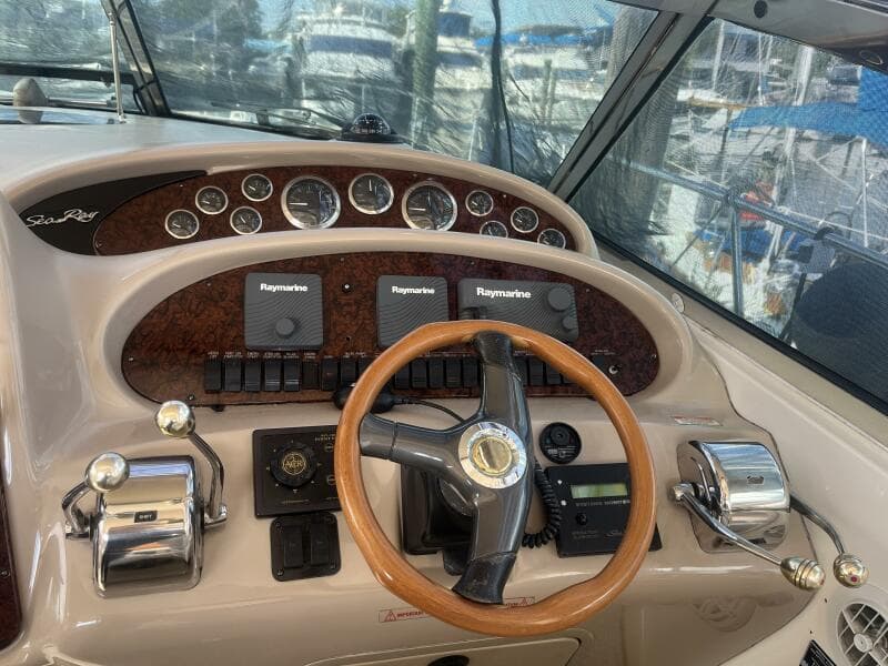 2003 Sea Ray 410 Express Cruiser