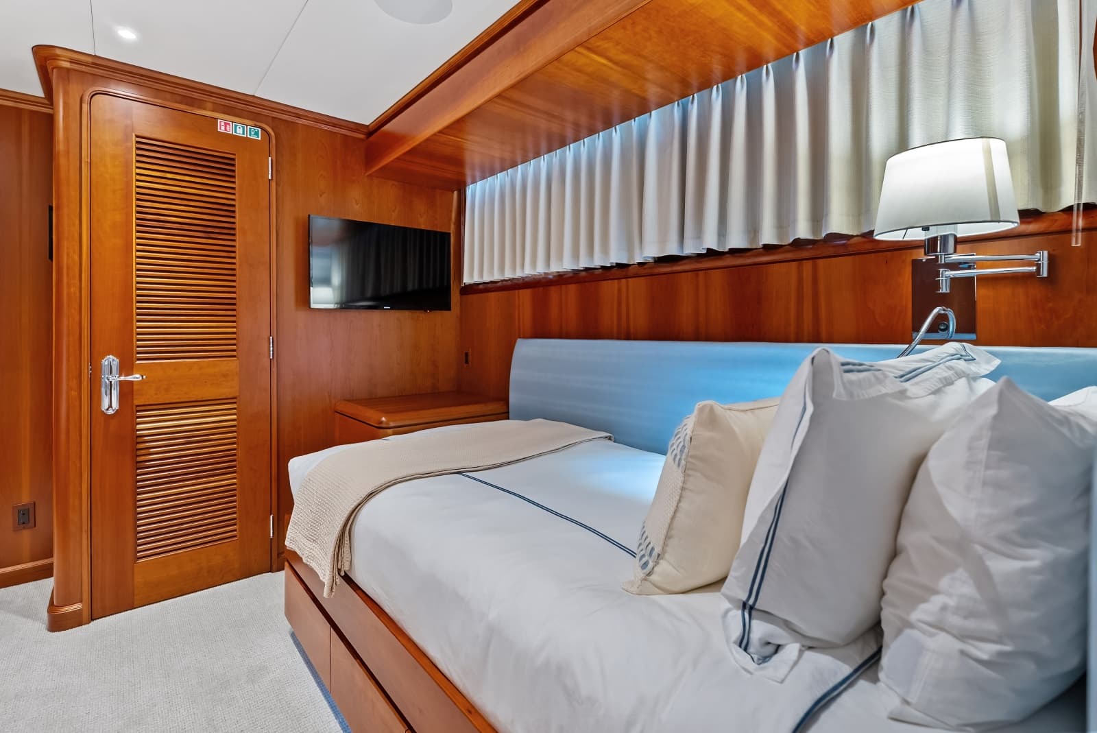 1998 Burger Raised Pilothouse
